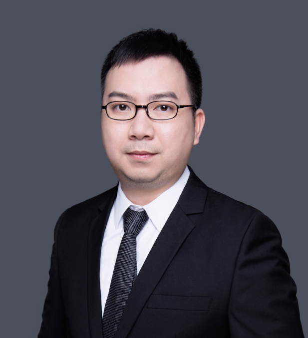 何暢彬